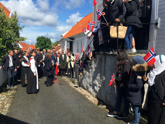 Historisk byvandring i Skudeneshavn. Foto: Sven Gj. Gjeruldsen, Det kongelige hoff